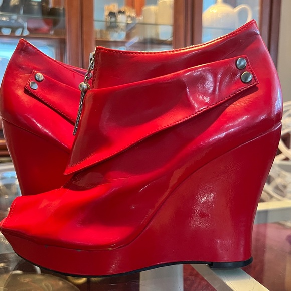 Candy Apple Red Peep-Toe Ankle booties - Picture 2 of 7